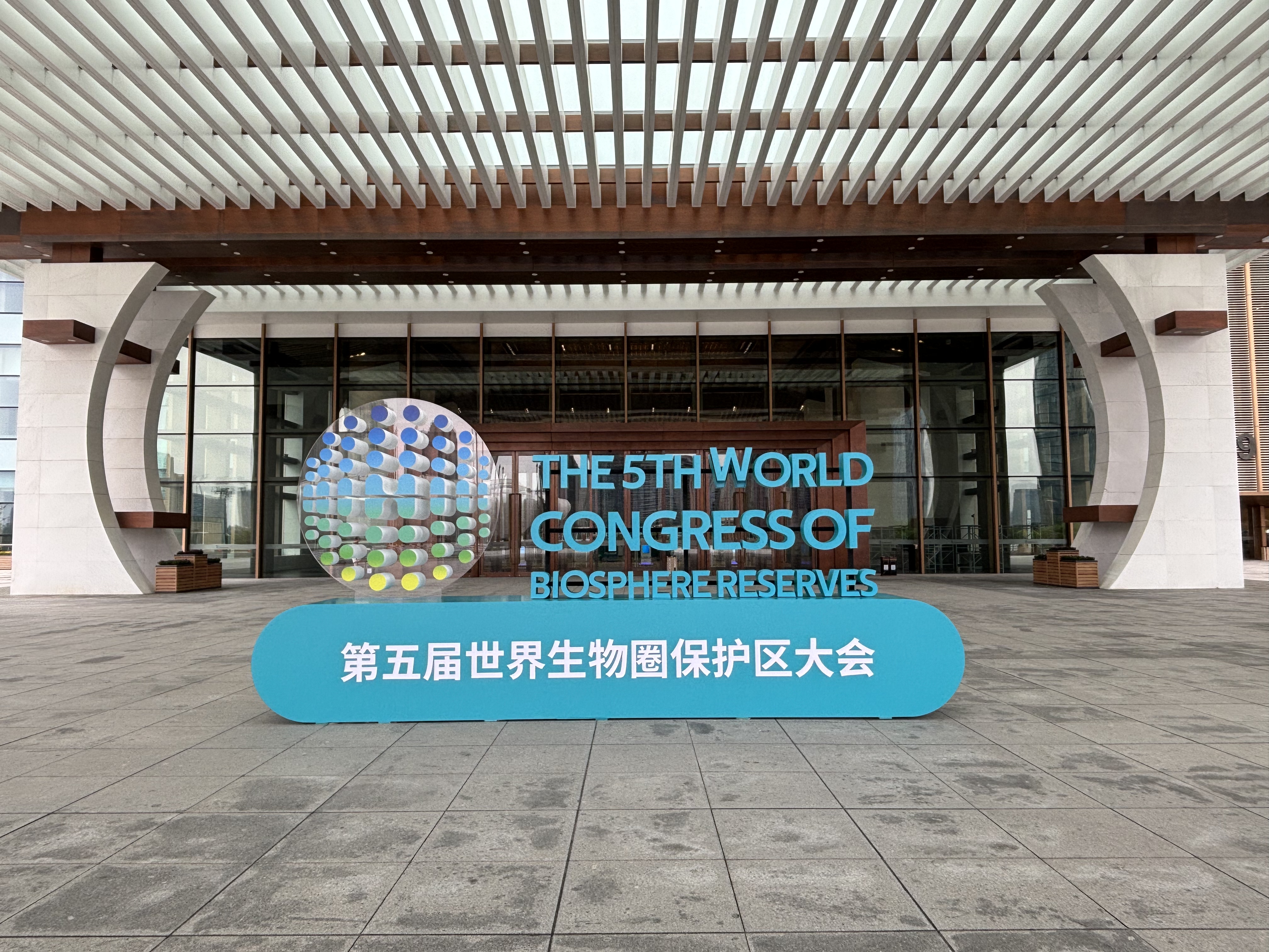 杭州1000多辆公交搭载亿纬锂能开源电池：五年跑30万公